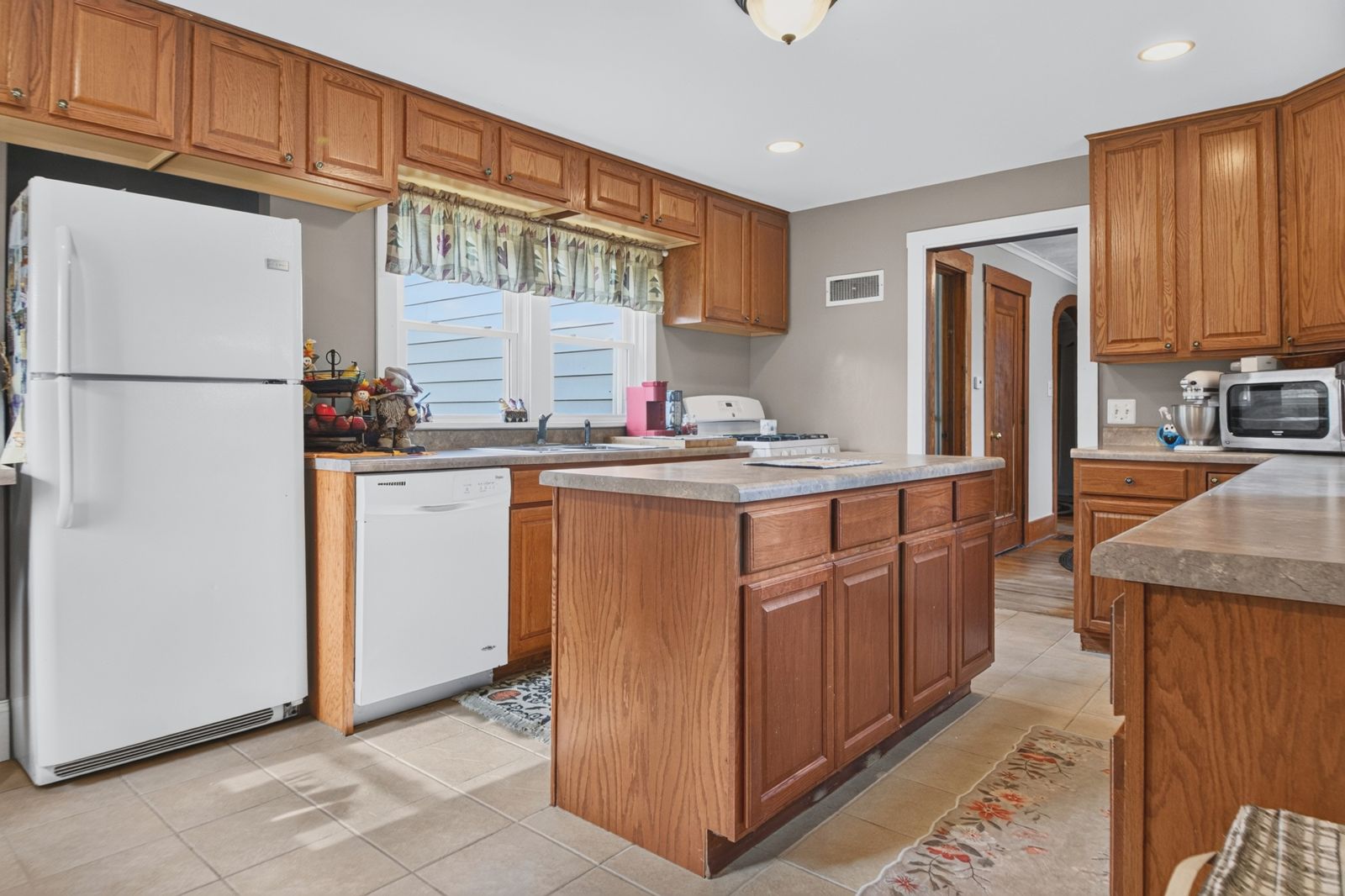 Kitchen with island